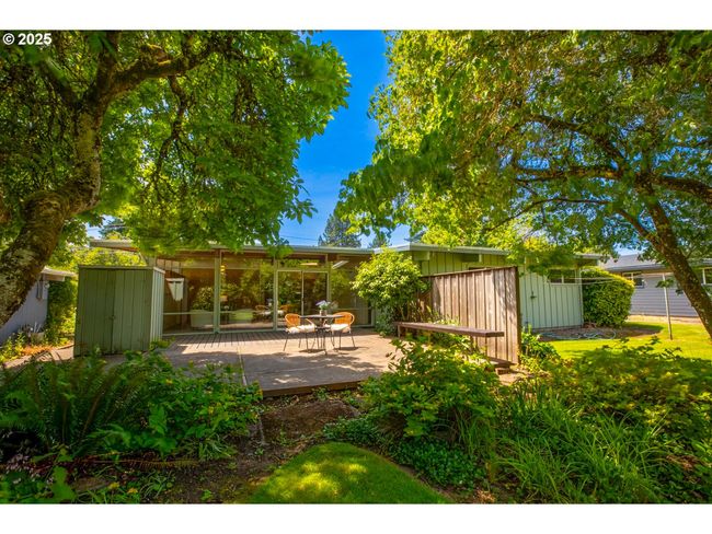 1439 Barton St, House other with 3 bedrooms, 2 bathrooms and null parking in Eugene OR | Image 27