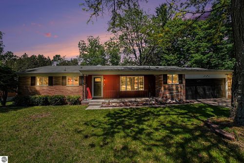 2071 E Ludington Avenue, Clare, MI, 48617 | Card Image
