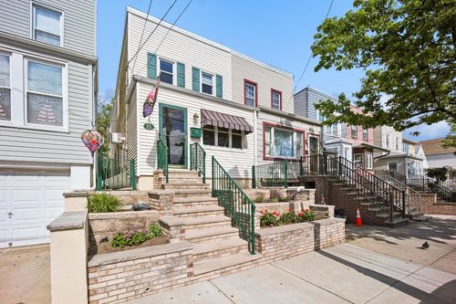 83 Lexington Ave, Bayonne, NJ, 07002-4210 | Card Image