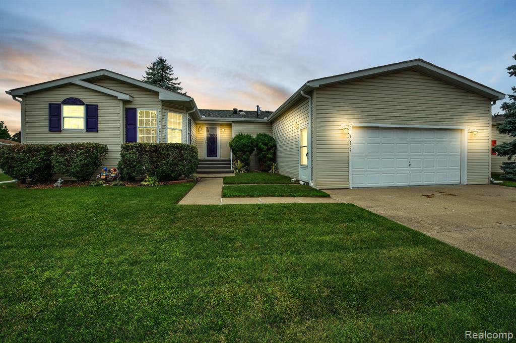 Spicer Ct, Shelby Township, MI 48315 #1