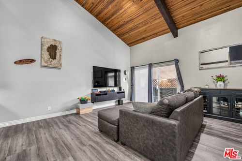 d309-5460 White Oak Ave, Encino, CA, 91316-3830 | Card Image