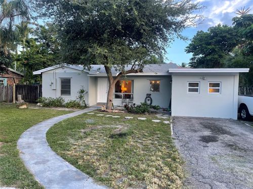 904 Se 12th St, Fort Lauderdale, FL, 33316-2009 | Card Image