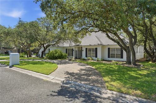101 Peachtree Dr, Rockport, TX, 78382-6837 | Card Image