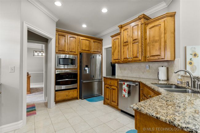 8811 E 110 Th St, House other with 4 bedrooms, 4 bathrooms and null parking in Tulsa OK | Image 15