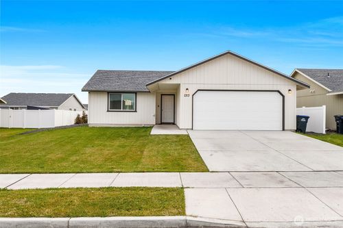 1313 W Polo Ridge Dr, Moses Lake, WA, 98837-4061 | Card Image