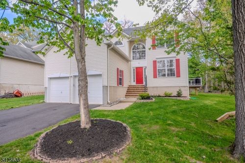 23 Huntley Way, Bridgewater, NJ, 08807-5619 | Card Image