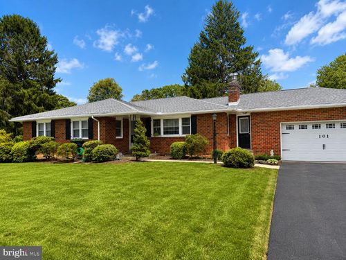 101 Park Dr, DOYLESTOWN, PA, 18901-2421 | Card Image