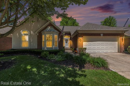 4097 Honeysuckle Dr, Sterling Heights, MI, 48314-1236 | Card Image