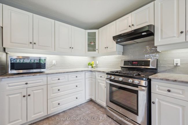 105 Riverwalk Pl, House attached with 2 bedrooms, 2 bathrooms and 3 parking in Rockwood ON | Image 17