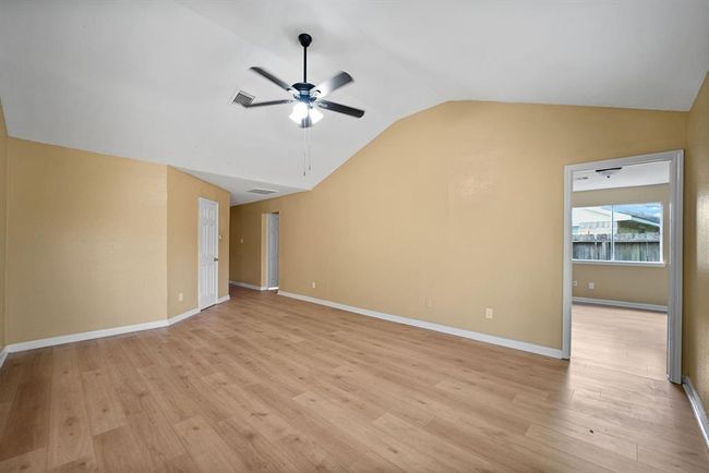 7015 Grackle Dr, House other with 3 bedrooms, 2 bathrooms and 2 parking in Cypress TX | Image 5