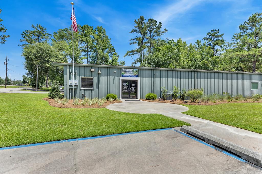 Commercial Sale in Valdosta