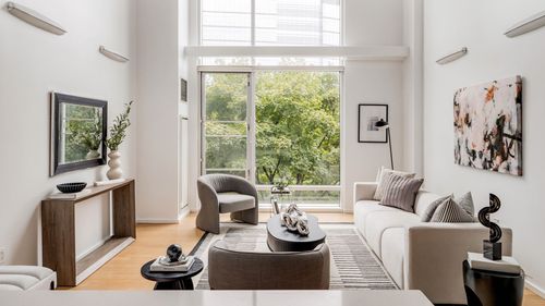 316-1 Earhart St, Cambridge, MA, 02141-1857 | Card Image