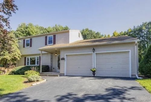 75 Grissom Rd, Manchester, CT, 06042-9004 | Card Image