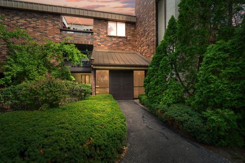 2200 W Good Hope Rd, GLENDALE, WI, 53209-2769 | Card Image