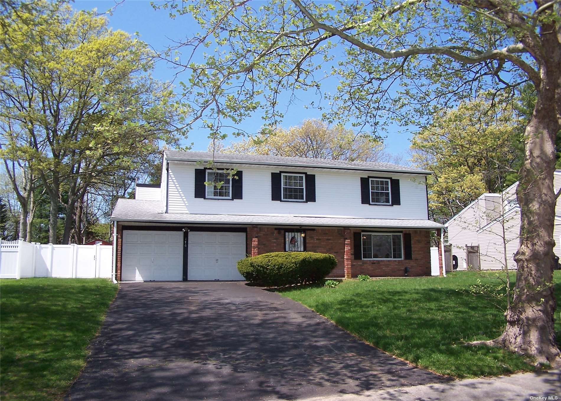 Alexander Ave, Nesconset, NY 11767