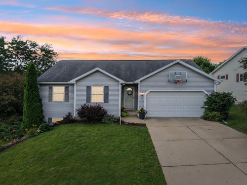 501 Glacier Trl, Mount Horeb, WI, 53572-3327 | Card Image