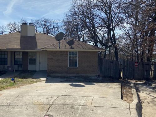 702 Woodland Ct, Kennedale, TX, 76060-5447 | Card Image