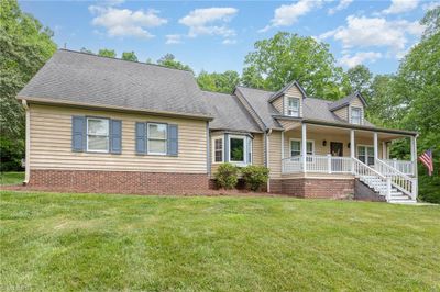 6065 Balsom Road, House other with 3 bedrooms, 2 bathrooms and null parking in Pfafftown NC | Image 2