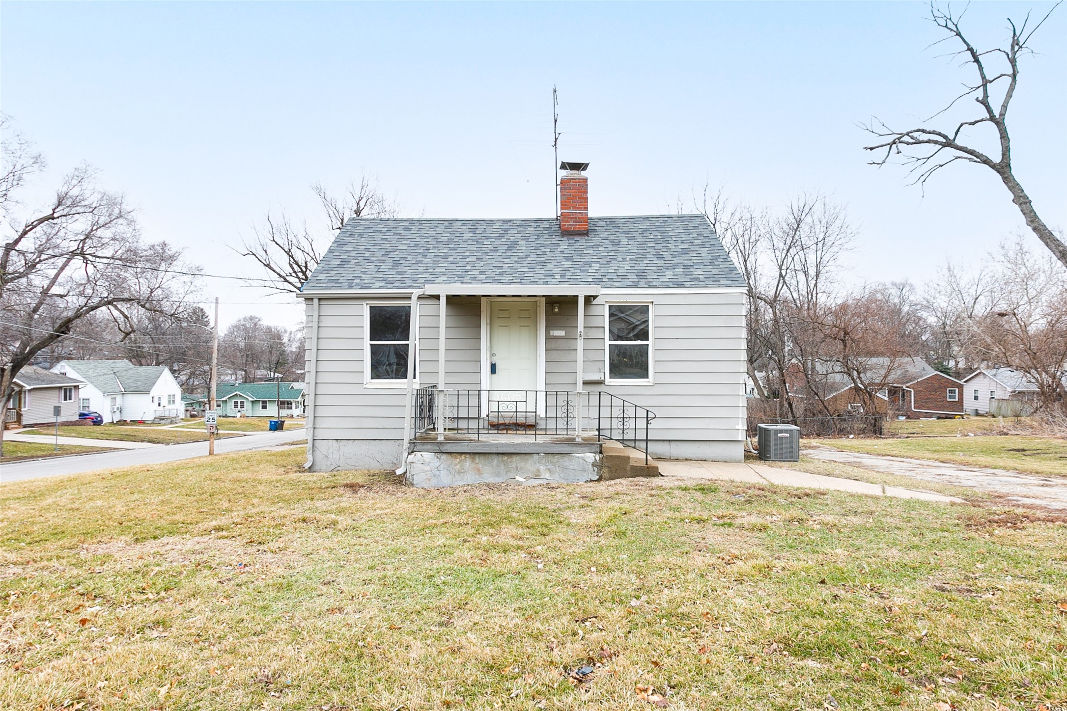 9th St, Des Moines, IA 50315