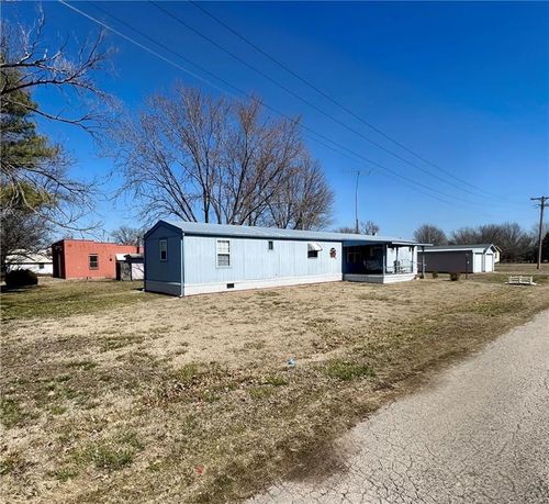 309 Cedar St, Bronson, KS, 66716-3113 | Card Image
