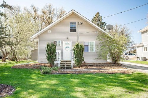 667 E Main St, ELLSWORTH, WI, 54011-9149 | Card Image