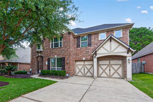 123 Forest Valley Bnd, Conroe, TX, 77384-3742 | Card Image
