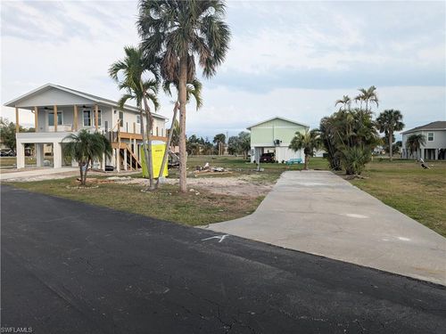 13651 Sora Dr, FORT MYERS, FL, 33908-5813 | Card Image
