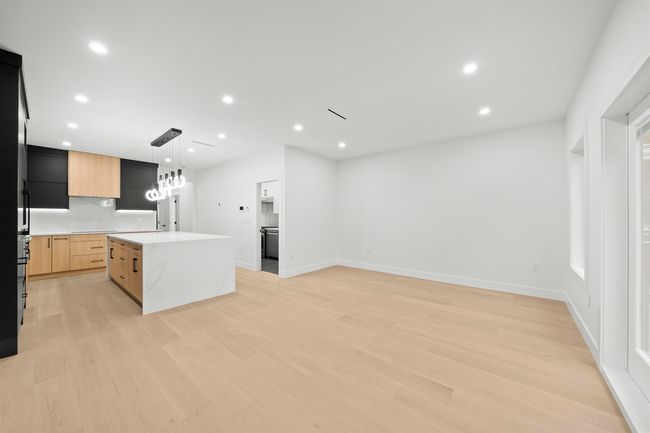 5628 Chaffey Ave, Home with 6 bedrooms, 5 bathrooms and 2 parking in Burnaby BC | Image 17