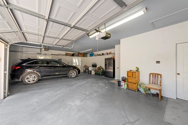 Oversized 3-car garage | Image 32