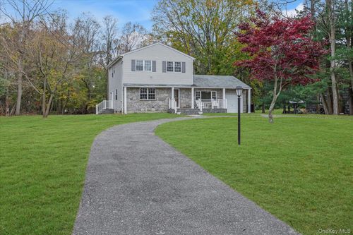 8 Mill Lot Rd, Middle Island, NY, 11953-1453 | Card Image