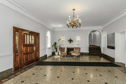 apt-b7-111 76th Rd, Forest Hills, NY, 11375-6440 | Card Image