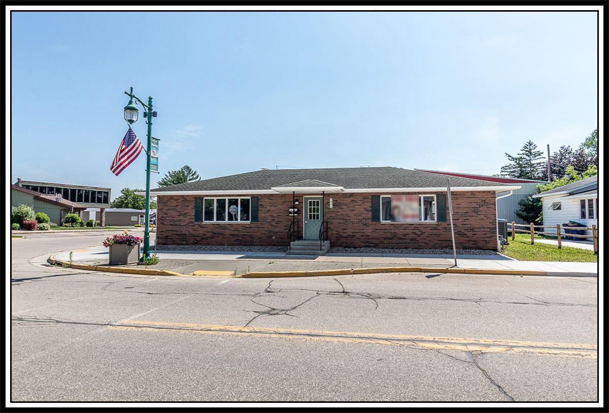 104 S Main St, Marion, WI 54950
