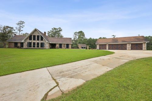 537 County Road 717, Buna, TX, 77612-2724 | Card Image