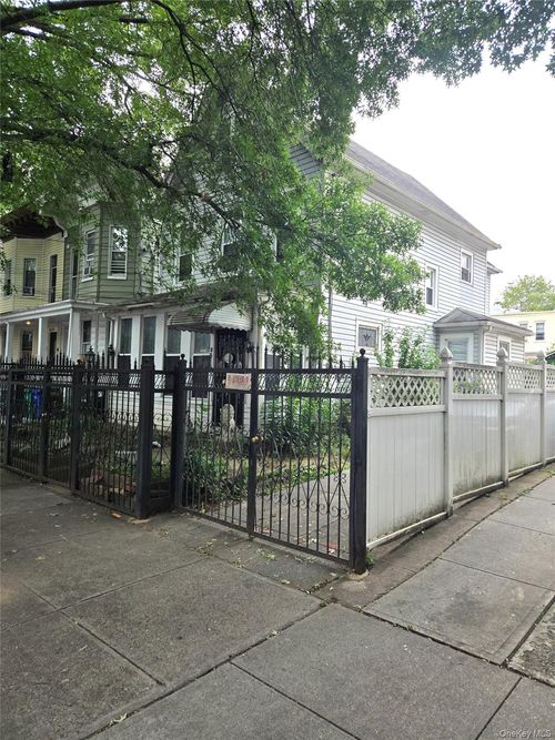 8616 90th St, Woodhaven, NY, 11421-1332 | Card Image
