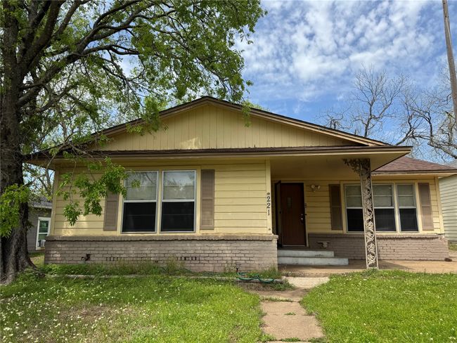 221 W Monterey St, House other with 2 bedrooms, 1 bathrooms and null parking in Denison TX | Image 37