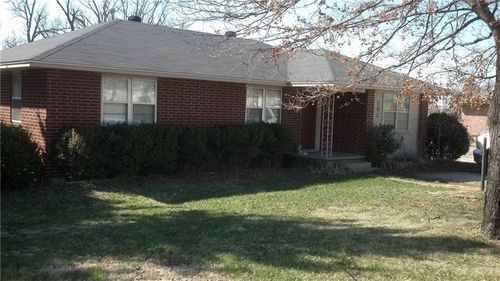 598 N 40th St, Springdale, AR, 72762-3841 | Card Image