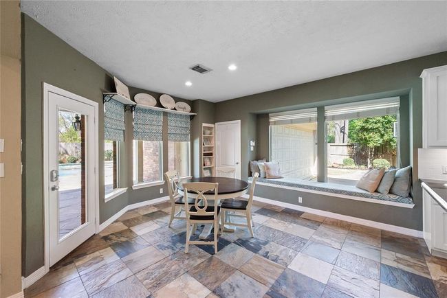 9519 Woodcliff Lake Dr, House other with 5 bedrooms, 5 bathrooms and 4 parking in Spring TX | Image 15