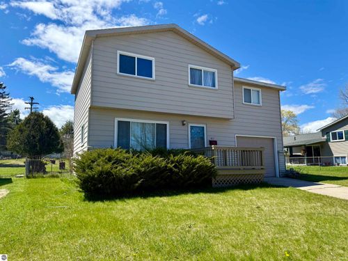 411 Ottawa Dr, Oscoda, MI, 48750-1430 | Card Image