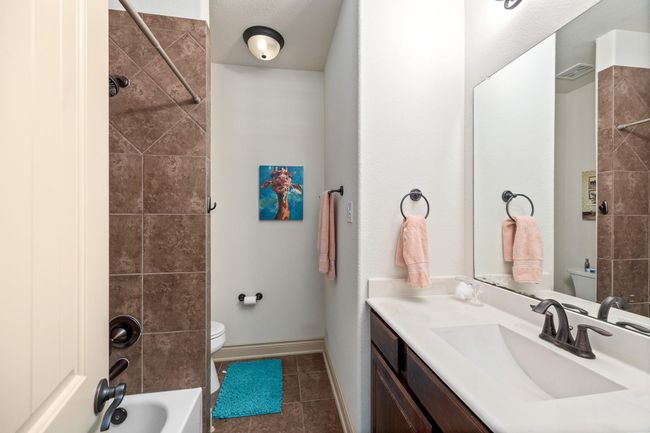 Secondary bath #3 | Image 36