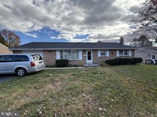 1140 Cedar Crest Dr, Lebanon, PA, 17046-8232 | Card Image