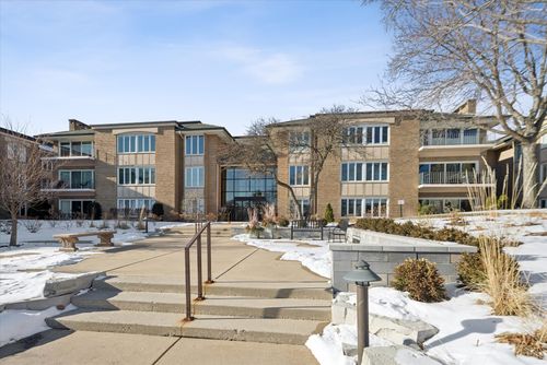 apt-a310-1 Oak Brook Club Dr, Oak Brook, IL, 60523-8632 | Card Image