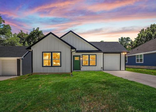 512 E Heron St, Denison, TX, 75021-6450 | Card Image