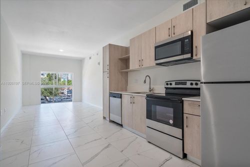 apt-205-420 Sw 7th Ave, Miami, FL, 33130-2472 | Card Image