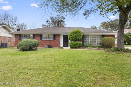 2 Lexington Pl, Gulfport, MS, 39507-2242 | Card Image