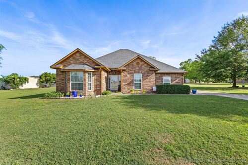 64 Floyd Everet Ln, Colbert, OK, 74733-2329 | Card Image