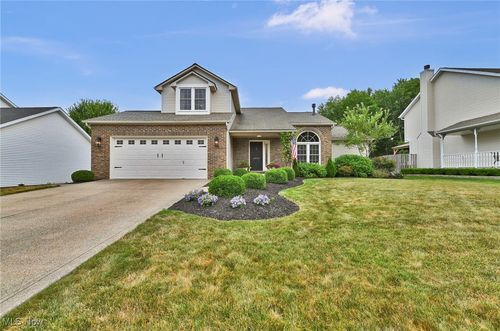 20198 Abigail Ln, Strongsville, OH, 44149-8774 | Card Image