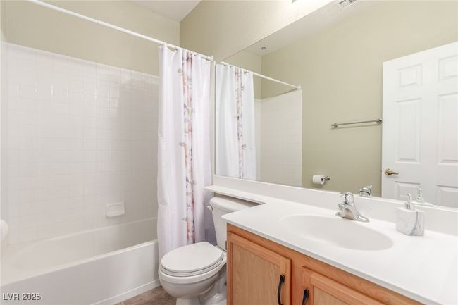 UNIT-202 - 10191 Deerfield Beach Ave, Condo with 3 bedrooms, 2 bathrooms and null parking in Las Vegas NV | Image 9