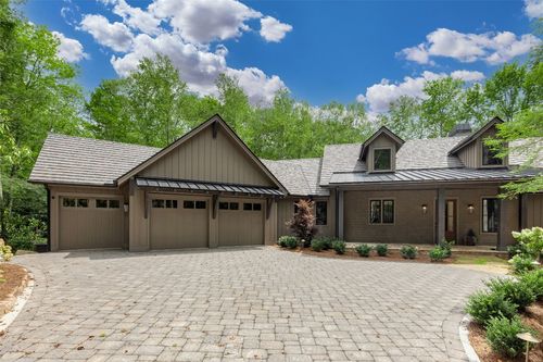 34 Crescent Trl, Highlands, NC, 28741-8615 | Card Image