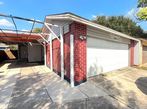 6827 Maple Springs St, San Antonio, TX, 78249-2641 | Card Image
