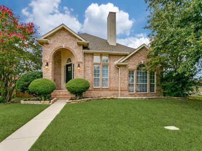 View of front of house featuring a front yard | Image 1